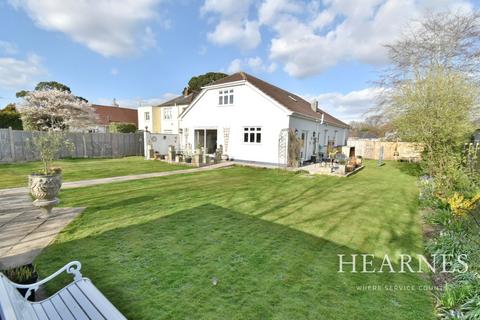 4 bed property, in New Road, £565,000
