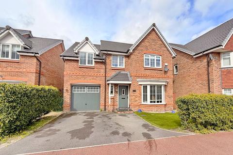 4 bed property, in Meadow View, £570,000