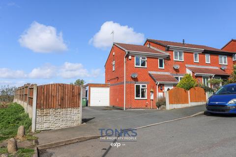 2 bed property, in St. James Avenue, £210,000