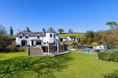 7 bed property, in Wrinstone House, £1,750,000