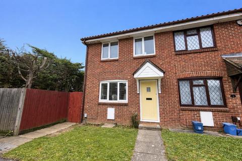 3 bed property, in Pytchley Close, £320,000