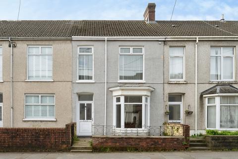 4 bed property, in Sandy Road, £80,000