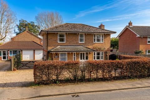 4 bed property, in Station Road, £400,000