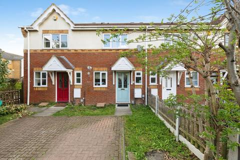 2 bed property, in Great Galley Close, £375,000