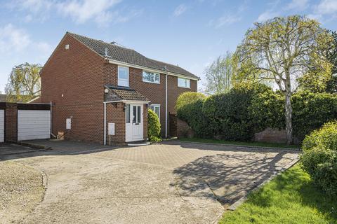 4 bed property, in Cherry Close, £650,000