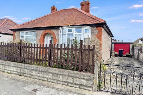 2 bed property, in Sandbank Road, £145,000