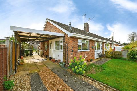 2 bed property, in Prince Charles Close, £225,000