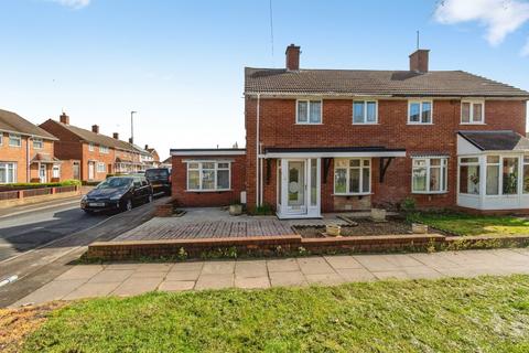 2 bed property, in Littleton Road, £170,000
