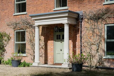 5 bed property, in Hall Lane, £1,100,000