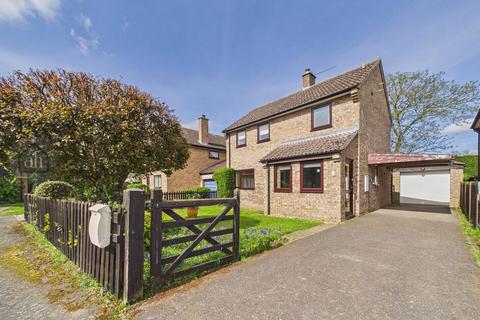 3 bed property, in Church Gardens, £325,000