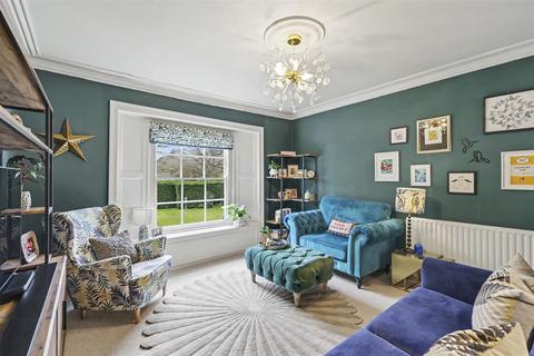 4 bed property, in Park Street, £1,000,000