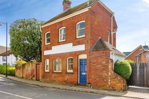 1 bed property, in The Horsefair, £150,000