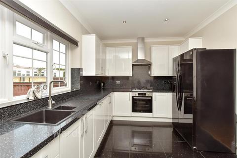 3 bed property, in London Road, £575,000