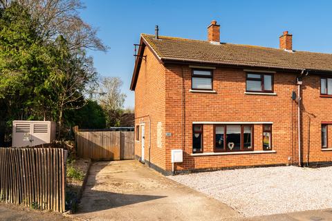 4 bed property, in Glebe Avenue, £350,000