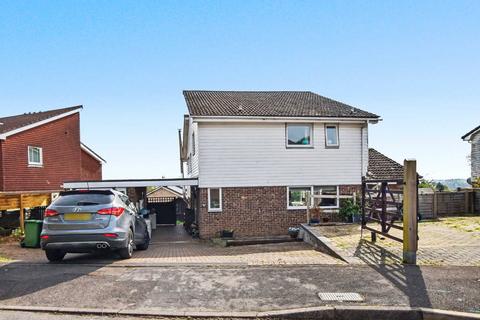 4 bed property, in Grebe Close, £615,000