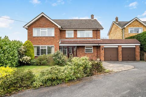 4 bed property, in Bayham Road, £825,000