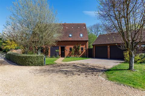 4 bed property, in Wasperton, £1,050,000