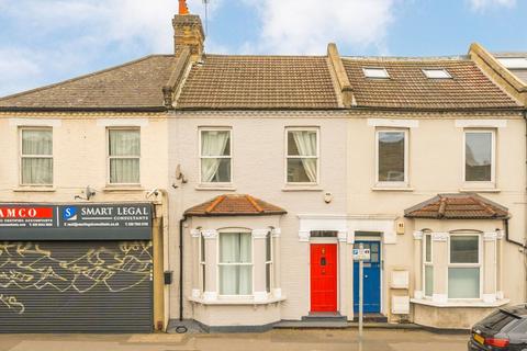 2 bed property, in Haydons Road, £599,950