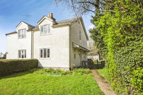 2 bed property, in Middlewood Cottages, £140,000