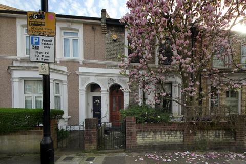4 bed property, in Brougham Road W3, £940,000