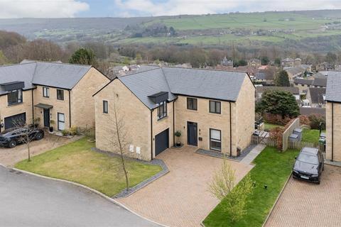 5 bed property, in 5 Beech Gardens, £595,000