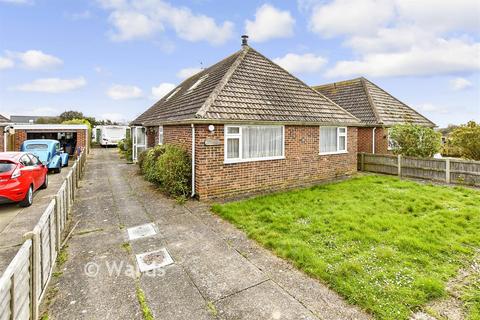 3 bed property, in Seaview Road, £325,000