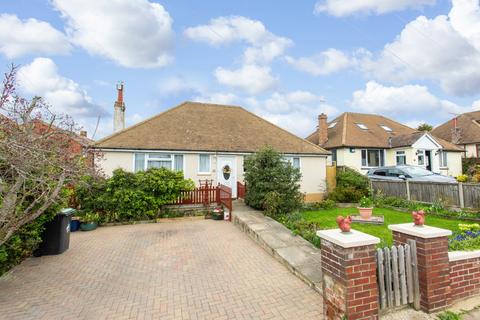 2 bed property, in Mayfield Road, £375,000