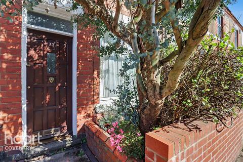 2 bed property, in Melbourne Road, £200,000