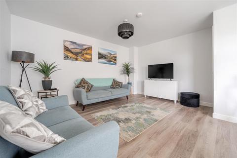 3 bed property, in Seacote Gardens, £225,000