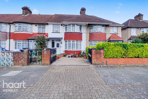 3 bed property, in Wembley Triangle, £525,000