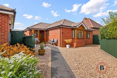 3 bed property, in Beale Close, £485,000