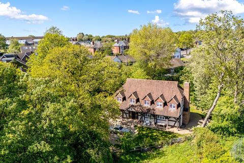 6 bed property, in Broad Street, £1,500,000