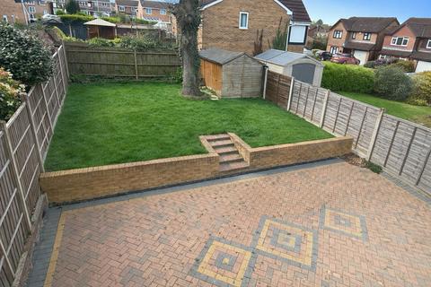4 bed property, in The Worthys, £525,000