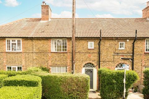 3 bed property, in Rodney Place, £575,000