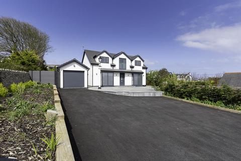3 bed property, in Ffordd Cynlas, £695,000