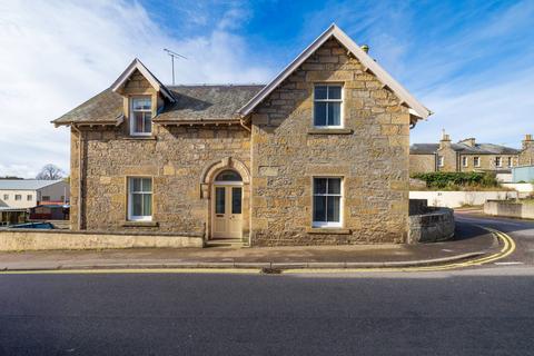 4 bed property, in 7 Cumming Street, £190,000
