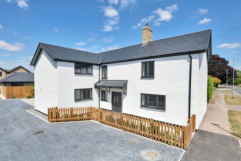 4 bed property, in The Causeway, £650,000