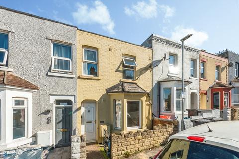 5 bed property, in Shelley Street, £260,000