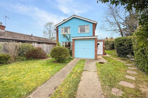 3 bed property, in Parkwood Avenue, £450,000