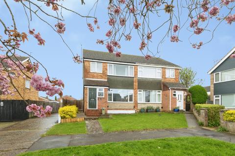 3 bed property, in Milford Avenue, £375,000