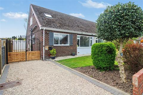 4 bed property, in Red Hall Walk, £320,000