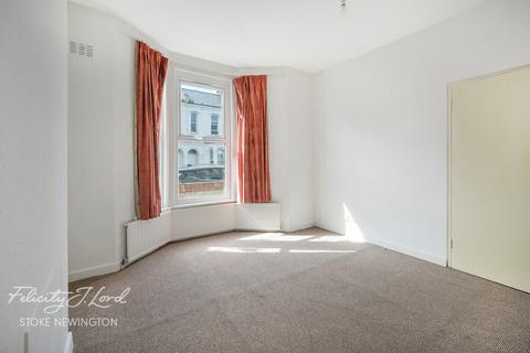 3 bed property, in Suffield Road, £650,000