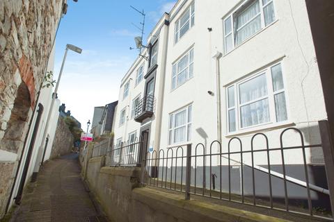 2 bed property, in Castle Dyke Lane, £120,000