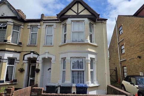 4 bed property, in West End Road, £565,000