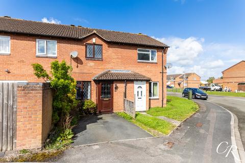 2 bed property, in Willowbrook Drive, £210,000