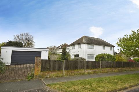 3 bed property, in Lonsdale Avenue, £355,000
