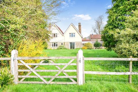 4 bed property, in Four bedroom house with adjoining barns, £800,000