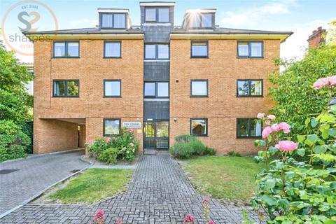 1 bed property, in The Cedars, £295,000