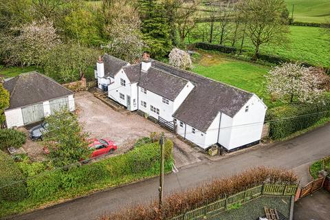 5 bed property, in Wyaston, £925,000