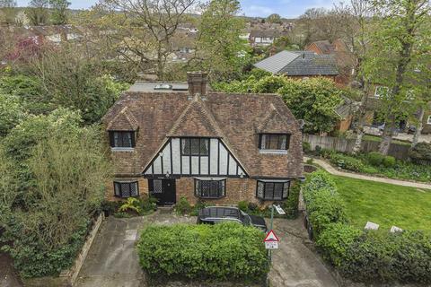 4 bed property, in Common Lane, £1,200,000